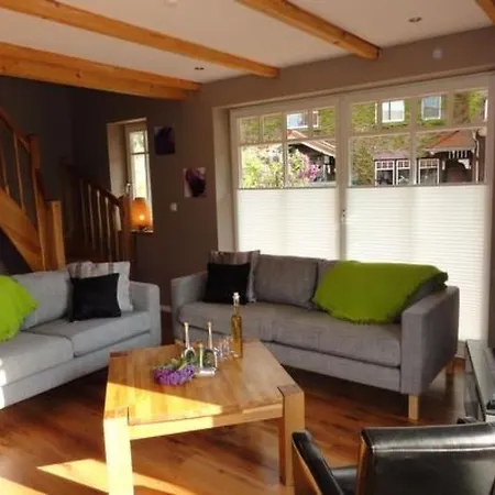 In Mit Garten By Interhome بيت للعطل *