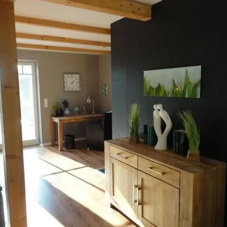 In Mit Garten By Interhome بيت للعطل Klein Meckelsen