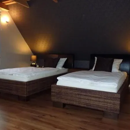 In Mit Garten By Interhome بيت للعطل Klein Meckelsen